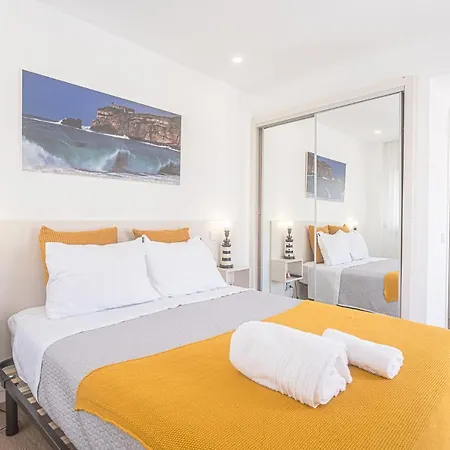 T1 Coral House Назаре